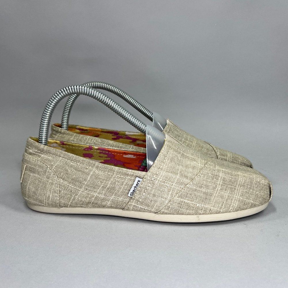Skechers Women's Size‎ 7.5 Plush Flat Slip On Shoes